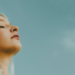 Recherche de validation : pourquoi le regard des autres est-il si important ?